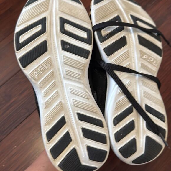 Cheetah Print APL Sneakers - Like New - Size 8.5 Super Comfortable - Picture 5 of 6